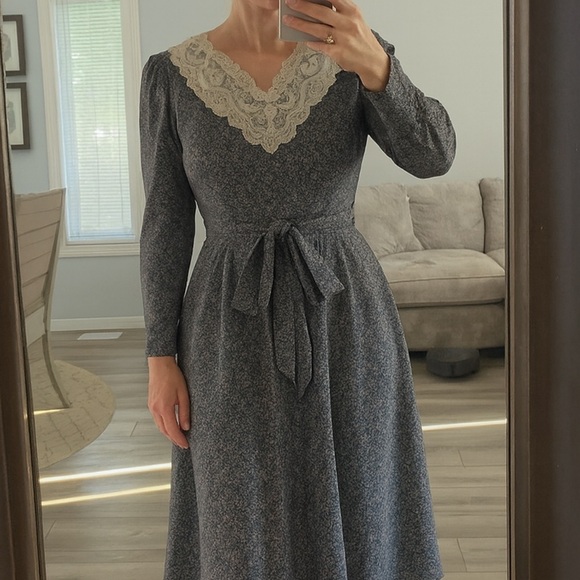 Vintage ALGO-ETTES Canada Prairie-Inspired Midi Dress with Lace Collar – Size 9 - Picture 1 of 7